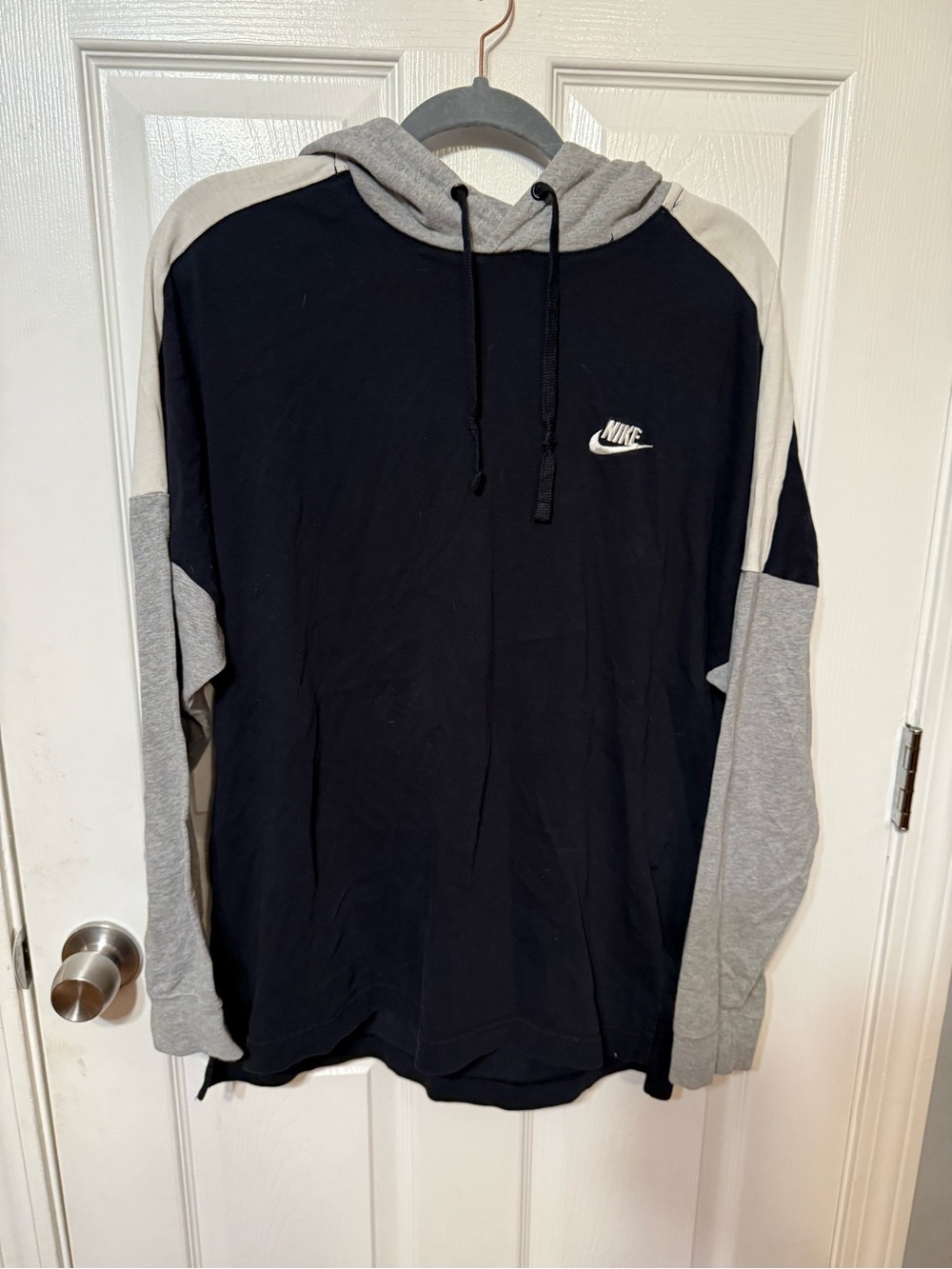Nike Black and Gray Pullover Hoodie with Contrast Sleeves
